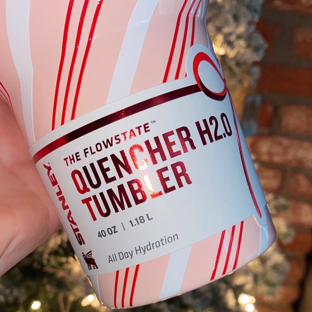 Stanley‎ Candy Cane Striped Holiday Exclusive Tumbler in Strawberry Twist - Picture 3 of 5